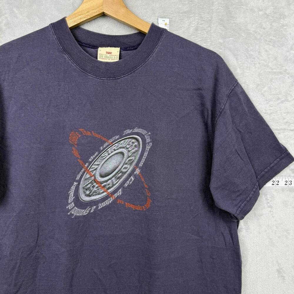Vintage Levi’s Graphic Tee Size M Saturn Orbit Print Purple USA Retro Y2K 1990s